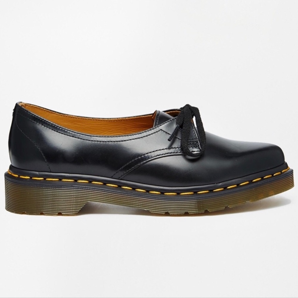 Want to buy Dr. Martens Siano 1-Eye Shoe, Size 6-7